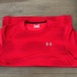 Under Armour Large Short Sleeve shirt